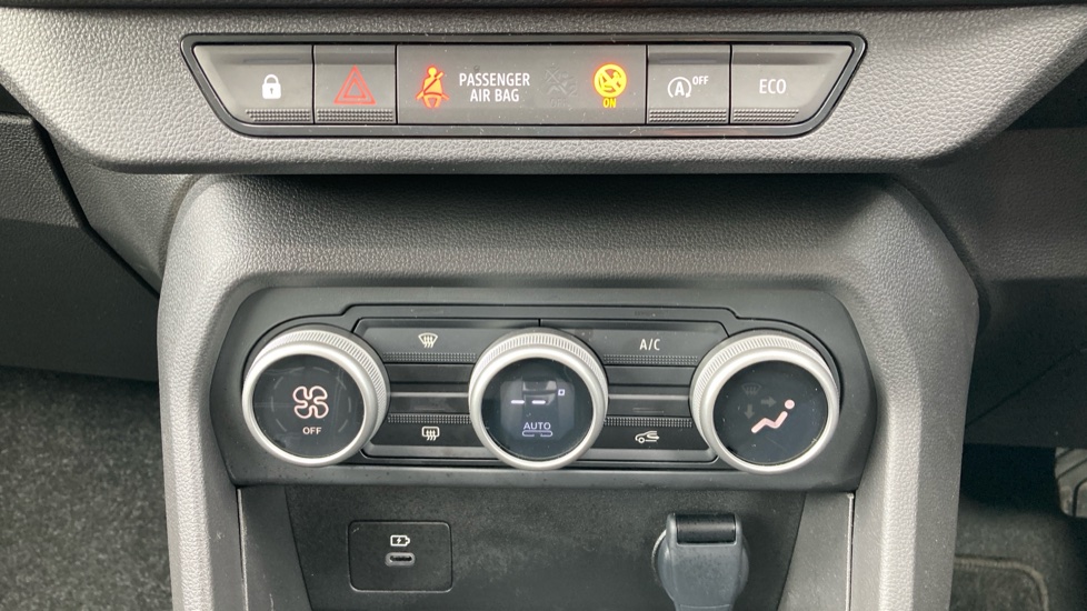 Dacia Sandero 1.0 Tce Journey 5dr CVT Petrol Hatchback - Image 22