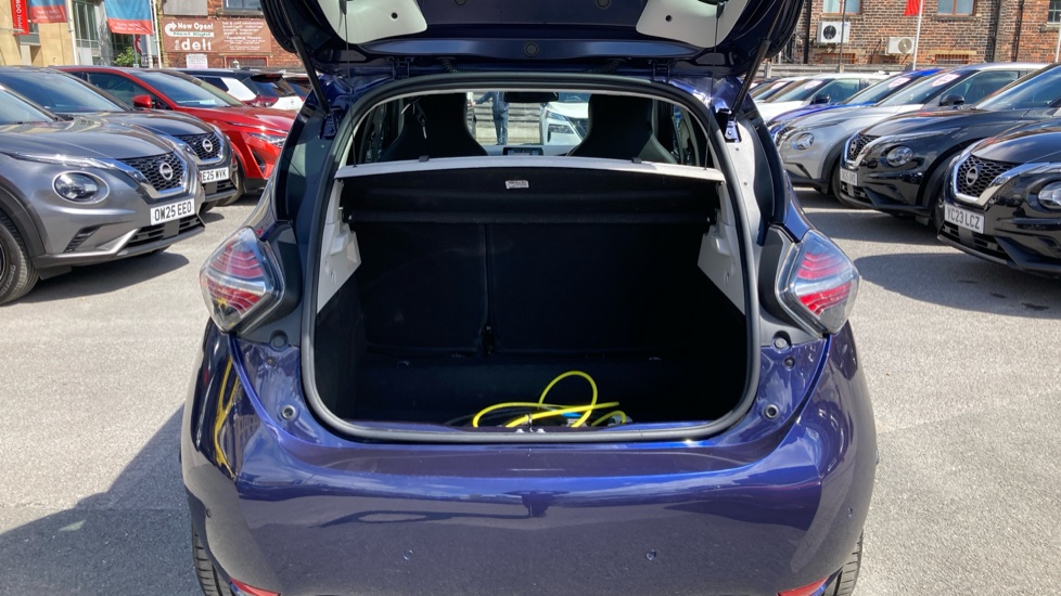 Renault Zoe 100kW GT Line + R135 50kWh Rapid Charge 5dr Auto Electric Hatchback - Image 4