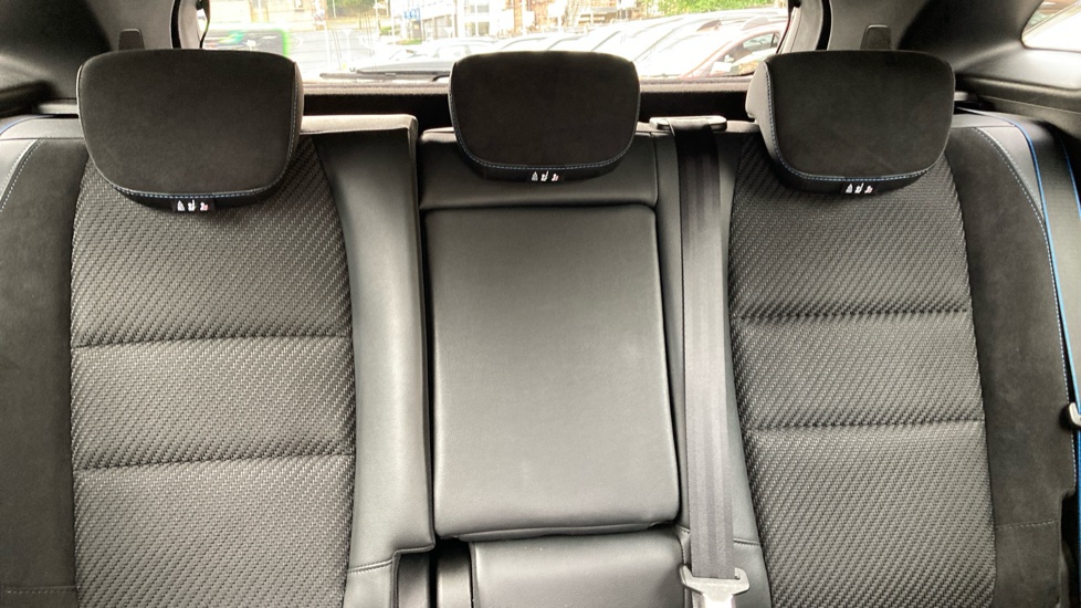 Renault Austral E-Tech FHEV Techno Esprit Alpine 5dr Auto Hybrid Estate - Image 15