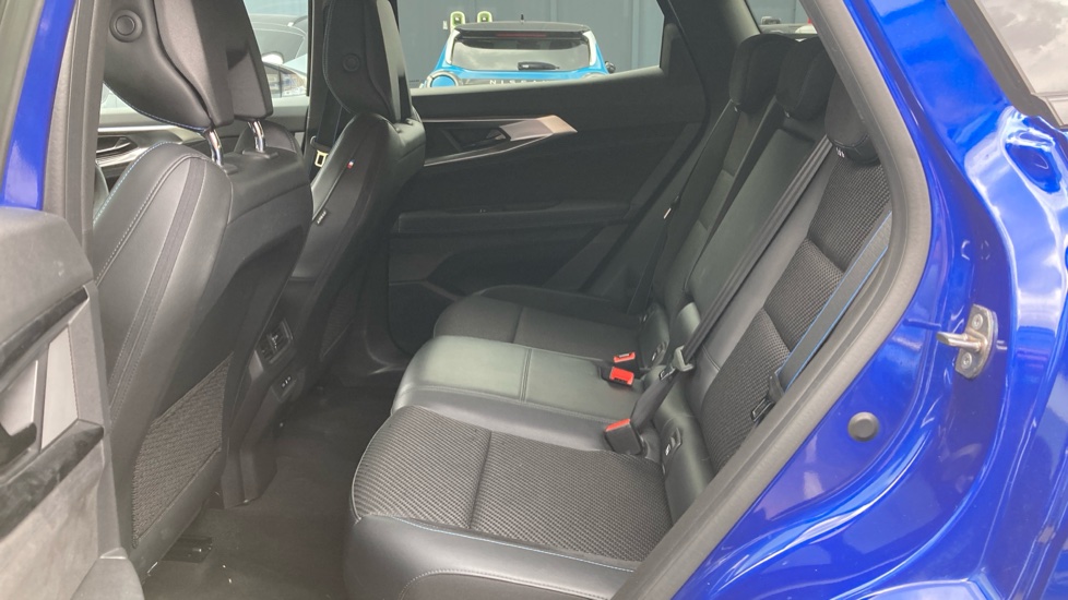 Renault Austral E-Tech FHEV Techno Esprit Alpine 5dr Auto Hybrid Estate - Image 16