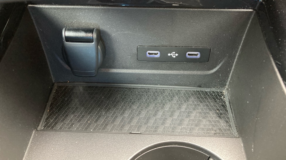 Renault Austral E-Tech FHEV Techno Esprit Alpine 5dr Auto Hybrid Estate - Image 23