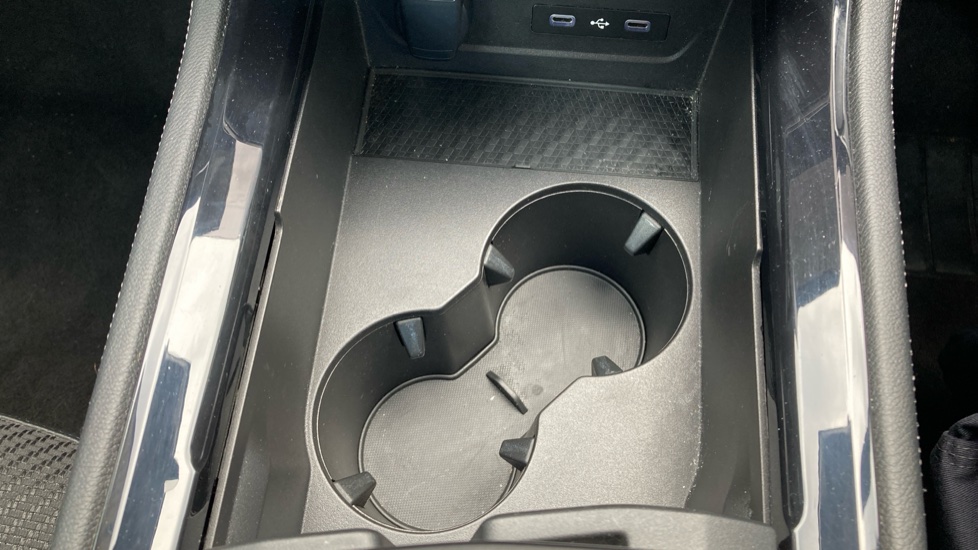 Renault Austral E-Tech FHEV Techno Esprit Alpine 5dr Auto Hybrid Estate - Image 24