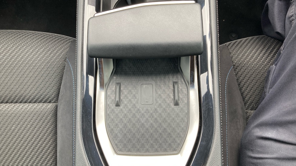 Renault Austral E-Tech FHEV Techno Esprit Alpine 5dr Auto Hybrid Estate - Image 25
