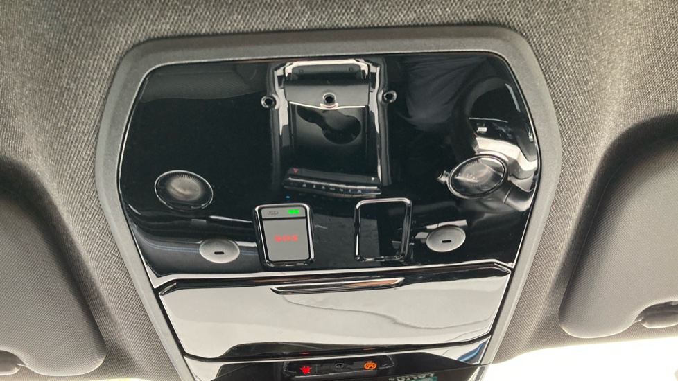Renault Austral E-Tech FHEV Techno Esprit Alpine 5dr Auto Hybrid Estate - Image 29