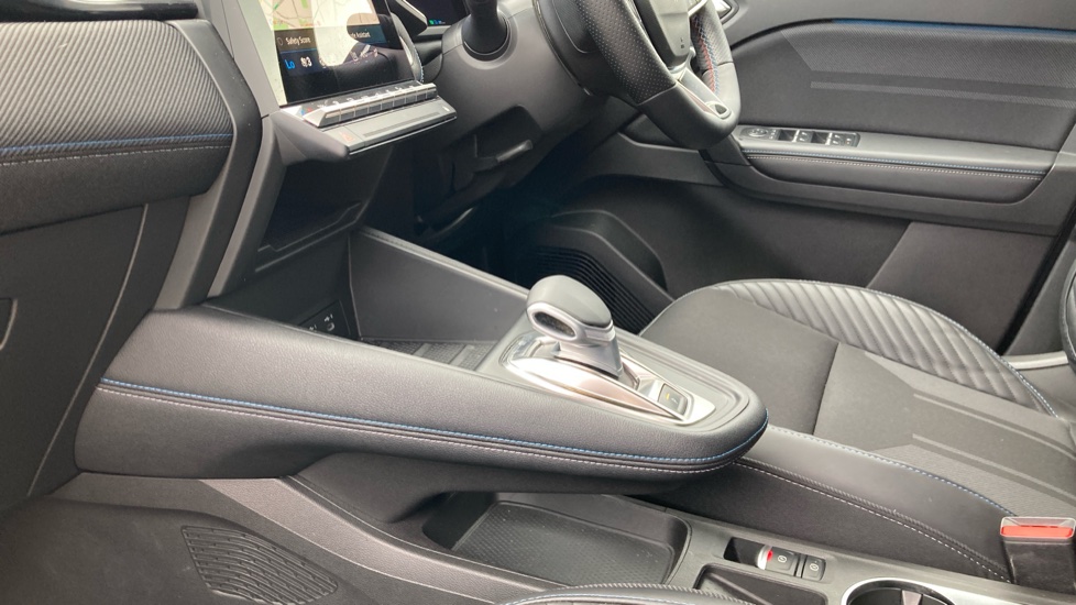 Renault Symbioz 1.6 E-Tech FHEV 145 Techno Esprit Alpine 5dr Auto Hybrid Estate - Image 13