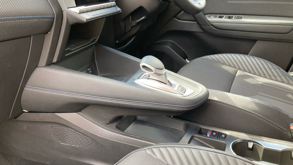 Renault Symbioz 1.6 E-Tech FHEV 145 Techno Esprit Alpine 5dr Auto Hybrid Estate - Image 13