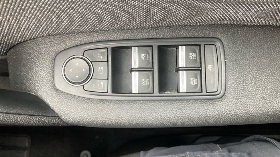 Renault Symbioz 1.6 E-Tech FHEV 145 Techno 5dr Auto Hybrid Estate - Image 27