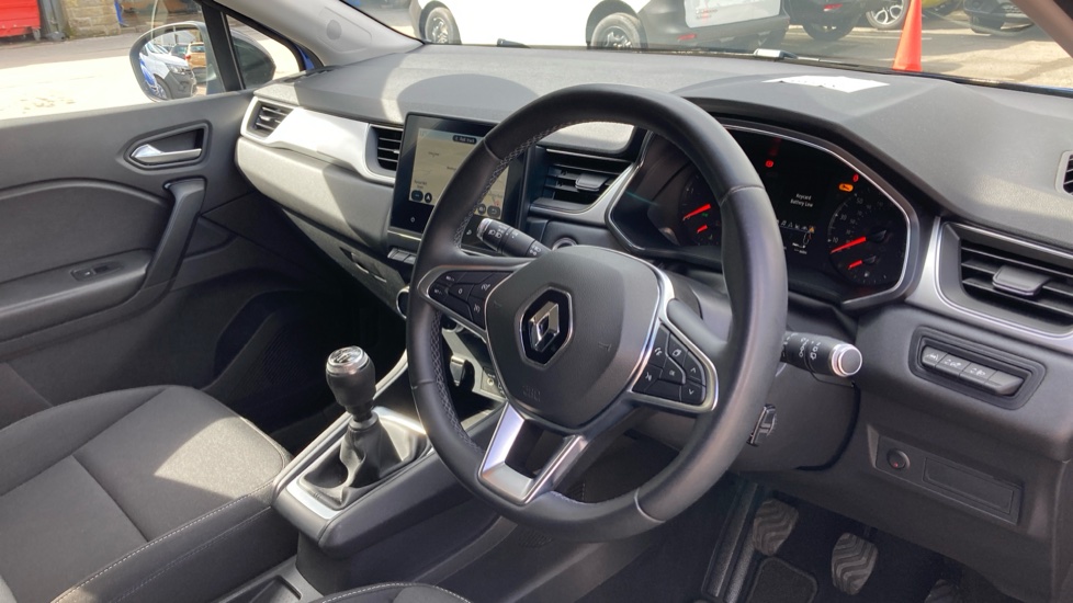 Renault Captur 1.5 dCi 95 Iconic 5dr Diesel Hatchback - Image 11