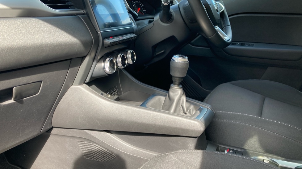 Renault Captur 1.5 dCi 95 Iconic 5dr Diesel Hatchback - Image 13