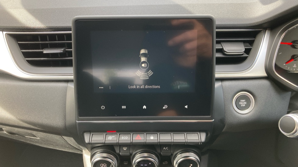 Renault Captur 1.5 dCi 95 Iconic 5dr Diesel Hatchback - Image 22