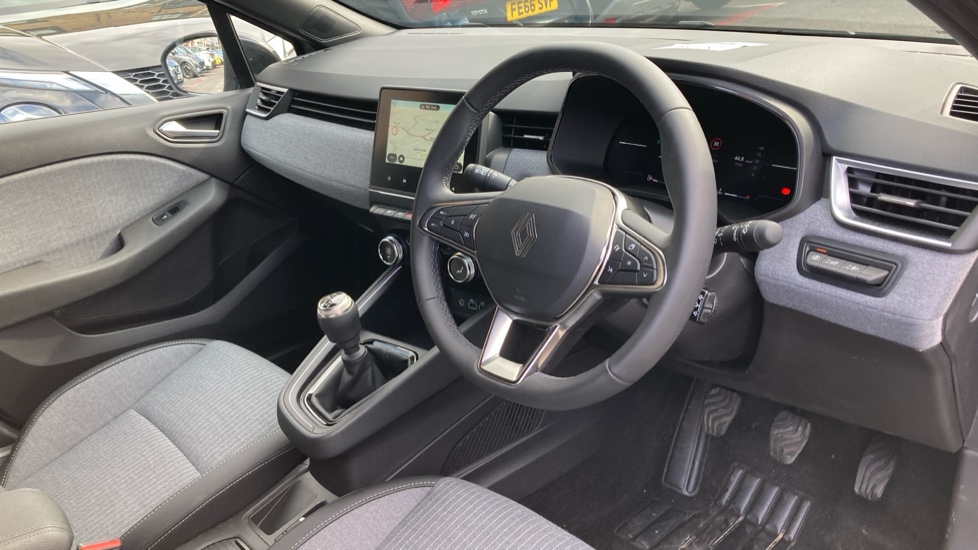 Renault Clio 1.0 TCe 90 Techno 5dr Petrol Hatchback - Image 11