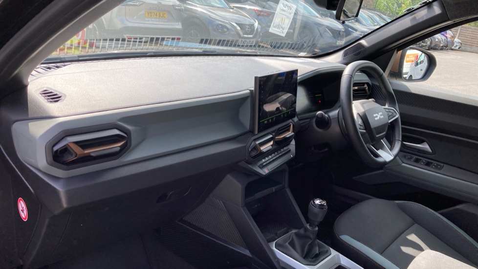 Dacia Duster 1.2 TCe 130 Extreme 5dr Petrol Estate - Image 9