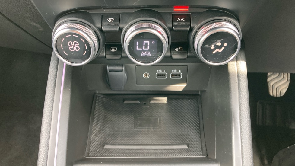 Renault Clio 1.0 TCe 90 Techno 5dr Petrol Hatchback - Image 22