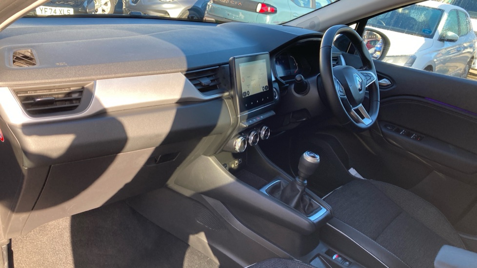 Renault Captur 1.0 TCE 90 Techno 5dr Petrol Hatchback - Image 9