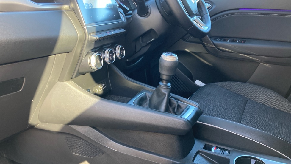 Renault Captur 1.0 TCE 90 Techno 5dr Petrol Hatchback - Image 13