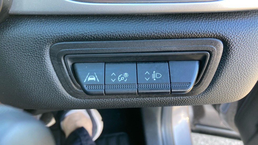 Renault Captur 1.0 TCE 90 Techno 5dr Petrol Hatchback - Image 25