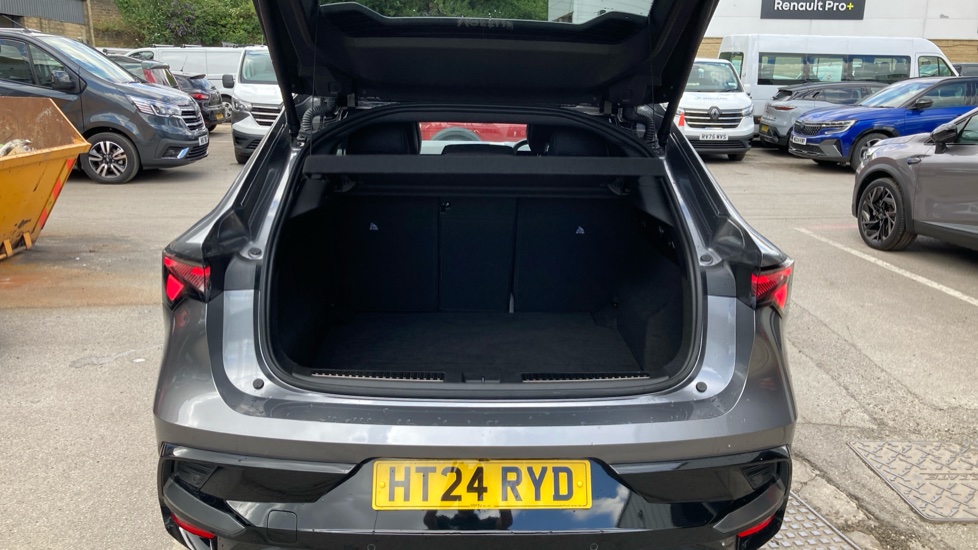 Renault Rafale E-Tech FHEV Techno Esprit Alpine 5dr Auto 4C Hybrid Estate - Image 4