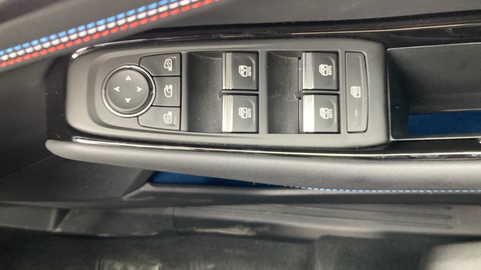 Renault Rafale E-Tech FHEV Techno Esprit Alpine 5dr Auto 4C Hybrid Estate - Image 29