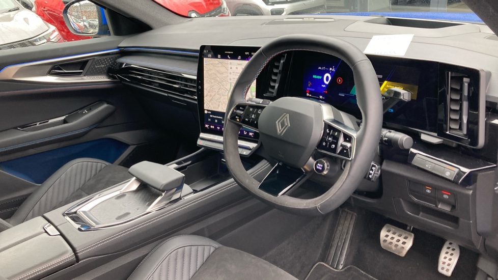 Renault Rafale E-Tech FHEV Iconic Esprit Alpine 5dr Auto 4C Hybrid Estate - Image 11