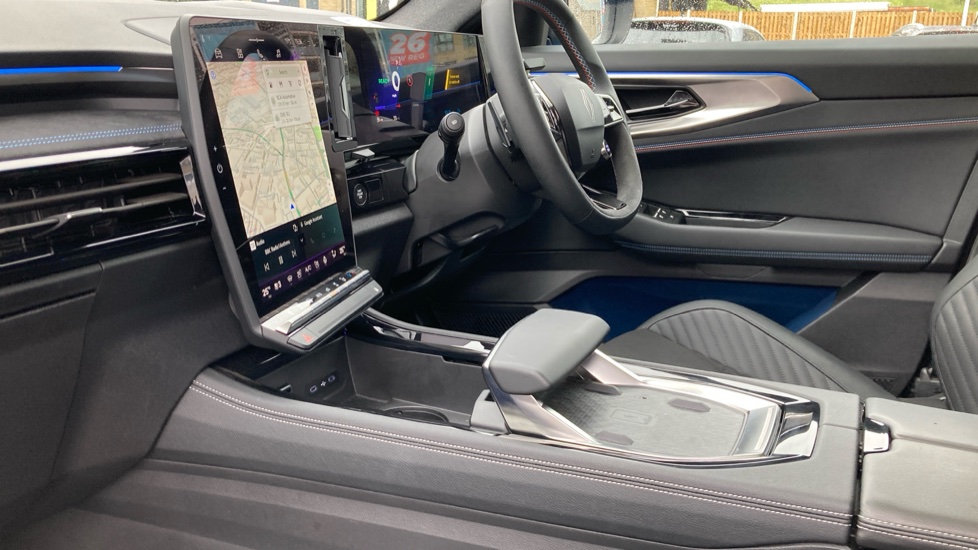 Renault Rafale E-Tech FHEV Iconic Esprit Alpine 5dr Auto 4C Hybrid Estate - Image 13