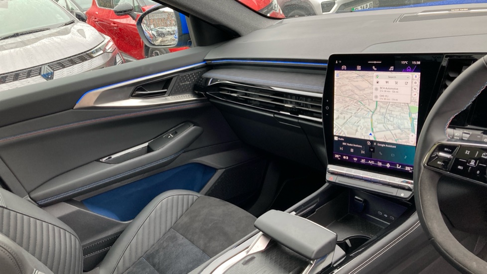Renault Rafale E-Tech FHEV Iconic Esprit Alpine 5dr Auto 4C Hybrid Estate - Image 14