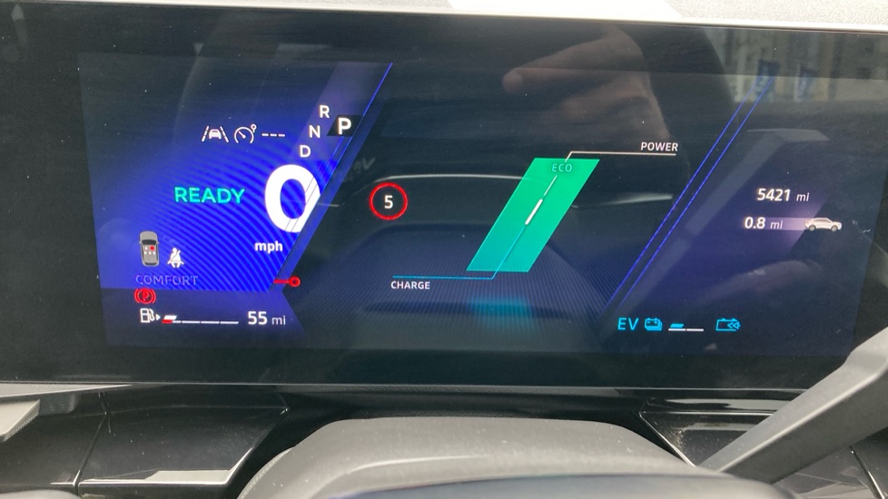 Renault Rafale E-Tech FHEV Iconic Esprit Alpine 5dr Auto 4C Hybrid Estate - Image 18