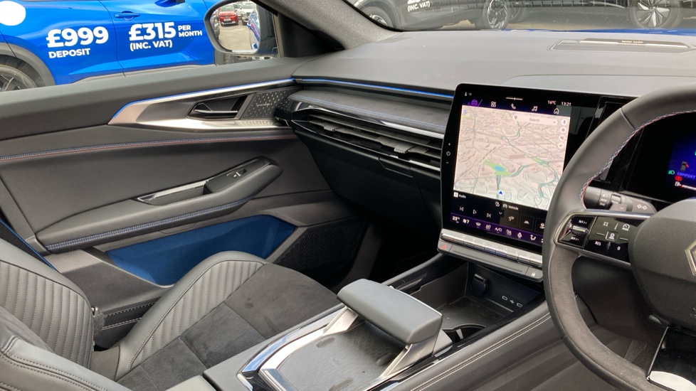 Renault Rafale E-Tech FHEV Iconic Esprit Alpine 5dr Auto 4C Hybrid Estate - Image 14