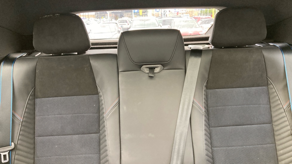 Renault Rafale E-Tech FHEV Iconic Esprit Alpine 5dr Auto 4C Hybrid Estate - Image 15