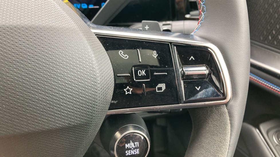 Renault Rafale E-Tech FHEV Iconic Esprit Alpine 5dr Auto 4C Hybrid Estate - Image 24