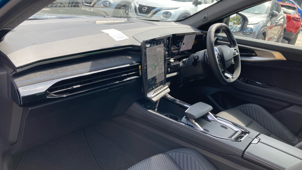 Renault Austral E-Tech Full Hybrid Iconic Esprit Alpine 5dr Auto Hybrid Estate - Image 9