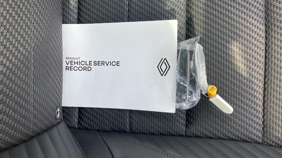 Renault Austral E-Tech Full Hybrid Iconic Esprit Alpine 5dr Auto Hybrid Estate - Image 19