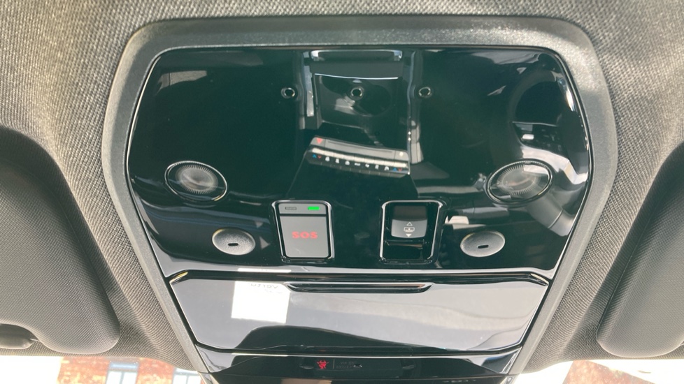Renault Austral E-Tech Full Hybrid Iconic Esprit Alpine 5dr Auto Hybrid Estate - Image 24