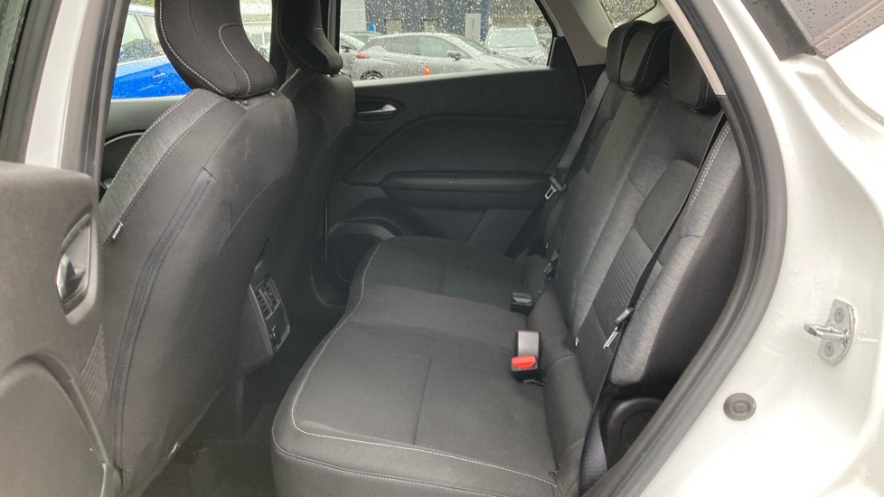 Renault Captur 1.0 TCE 100 Iconic 5dr Petrol Hatchback - Image 16