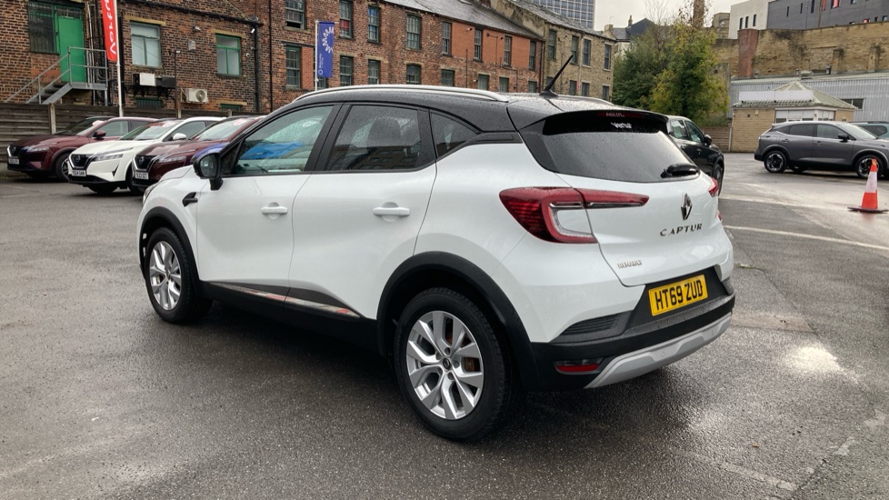 Renault Captur 1.0 TCE 100 Iconic 5dr Petrol Hatchback - Image 17