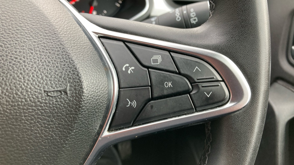 Renault Captur 1.0 TCE 100 Iconic 5dr Petrol Hatchback - Image 24