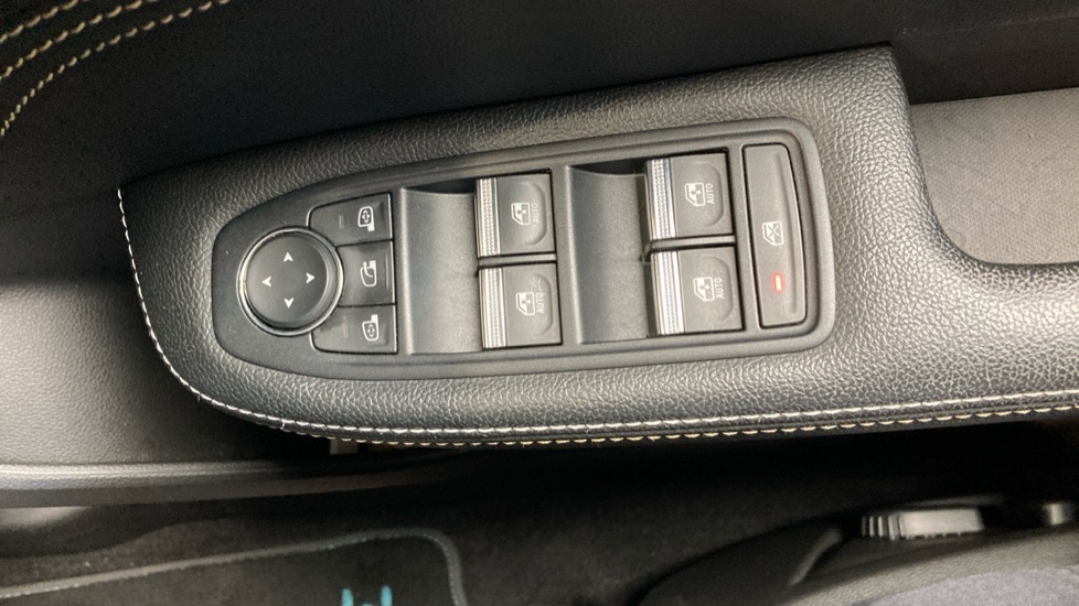 Renault Arkana 1.6 E-Tech full hybrid 145 Engineered 5dr Auto Hybrid Estate - Image 29