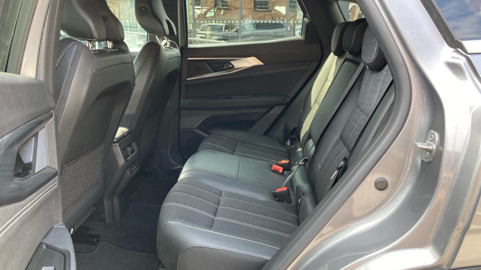 Renault Austral E-Tech Full Hybrid Techno 5dr Auto Hybrid Estate - Image 16