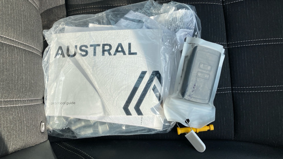 Renault Austral E-Tech Full Hybrid Techno 5dr Auto Hybrid Estate - Image 19