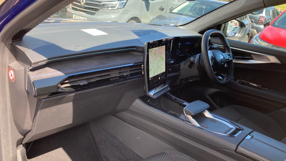 Renault Austral E-Tech FHEV Techno Esprit Alpine 5dr Auto Hybrid Estate - Image 9