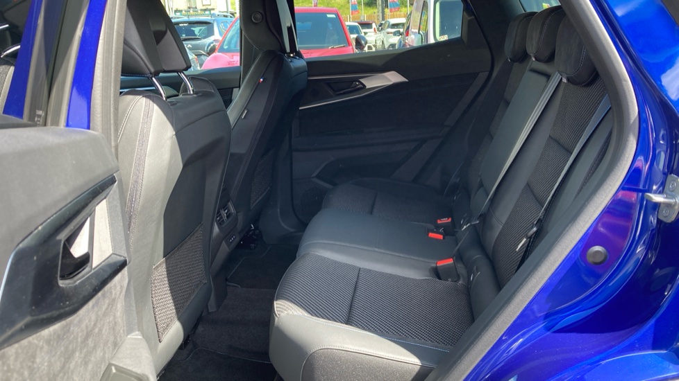 Renault Austral E-Tech FHEV Techno Esprit Alpine 5dr Auto Hybrid Estate - Image 16