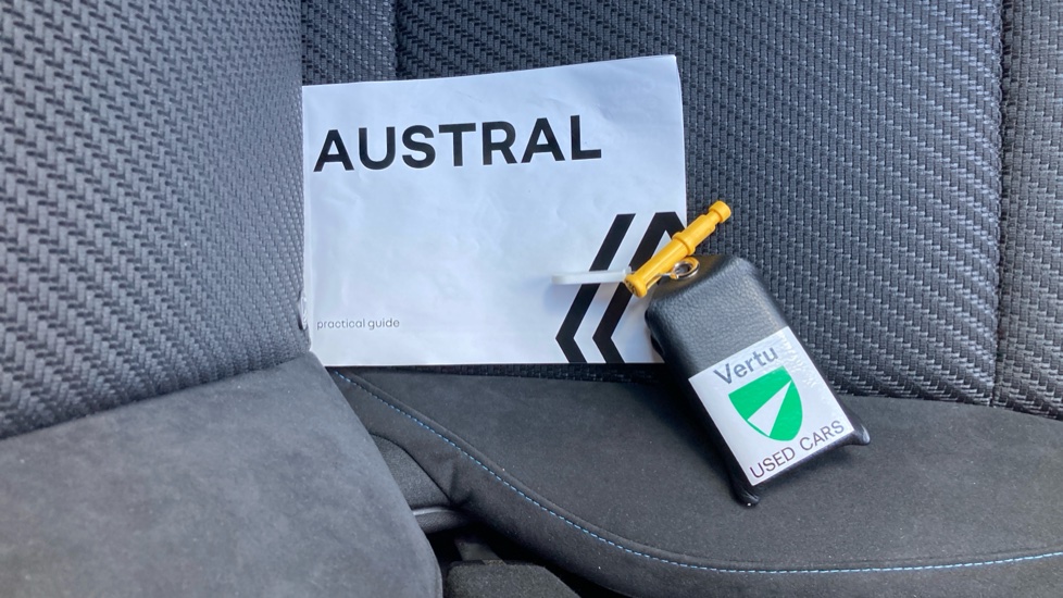 Renault Austral E-Tech FHEV Techno Esprit Alpine 5dr Auto Hybrid Estate - Image 19