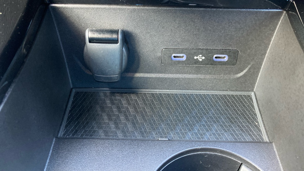 Renault Austral E-Tech FHEV Techno Esprit Alpine 5dr Auto Hybrid Estate - Image 23