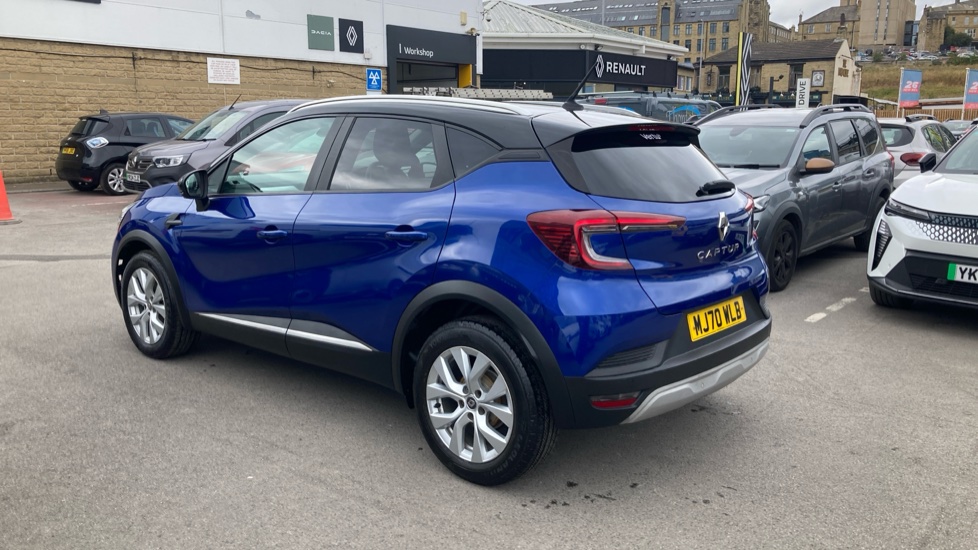 Renault Captur 1.0 TCE 100 Iconic 5dr Petrol Hatchback - Image 17