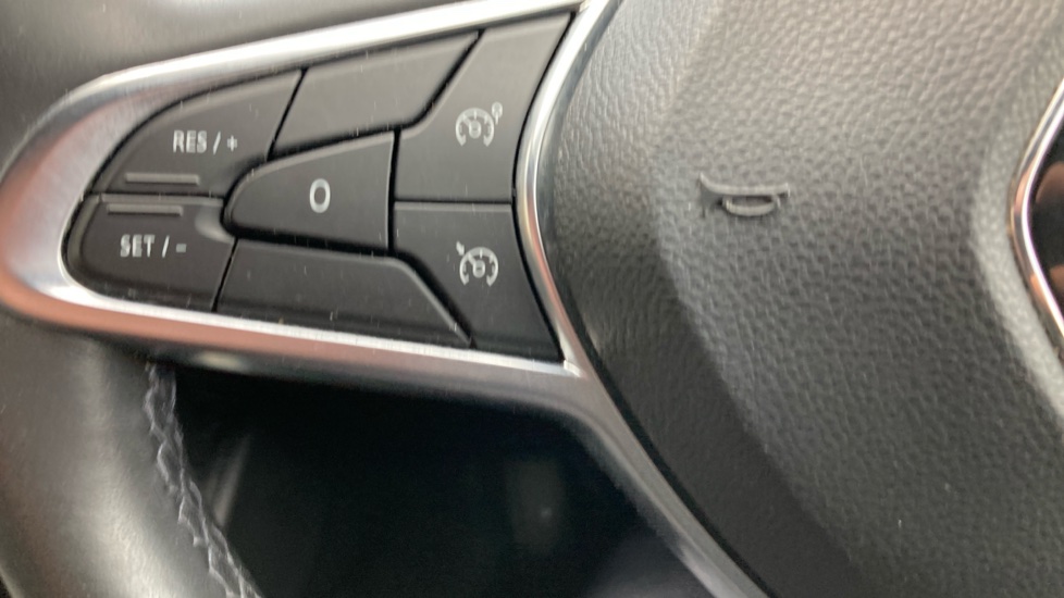 Renault Clio 1.0 TCe 100 Iconic 5dr Petrol Hatchback - Image 22