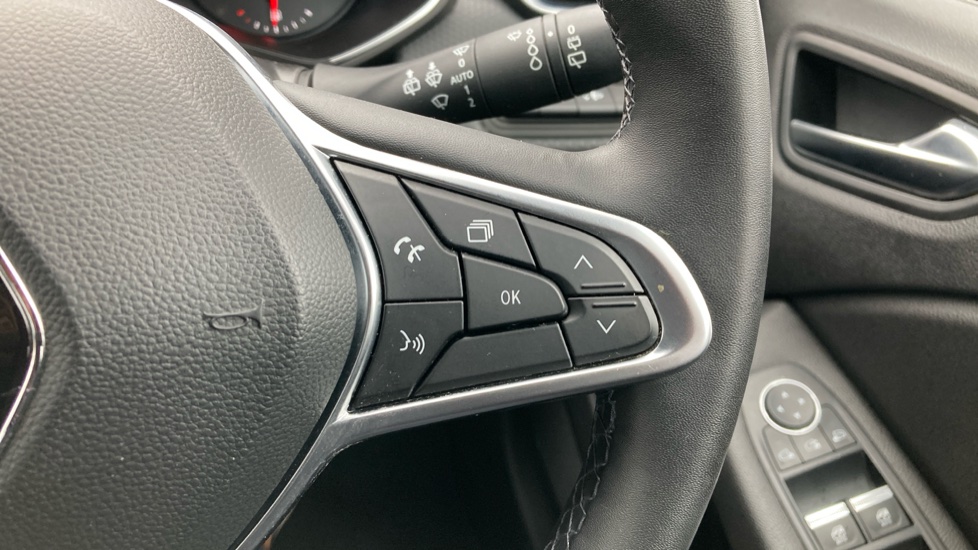 Renault Clio 1.0 SCe 65 Iconic 5dr Petrol Hatchback - Image 24