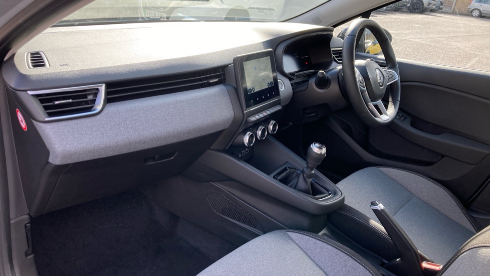 Renault Clio 1.0 TCe 90 Evolution 5dr Petrol Hatchback - Image 9