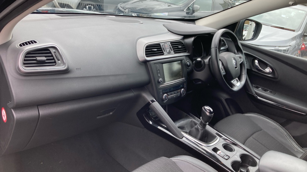 Renault Kadjar 1.3 TCE Dynamique S Nav 5dr Petrol Hatchback - Image 9