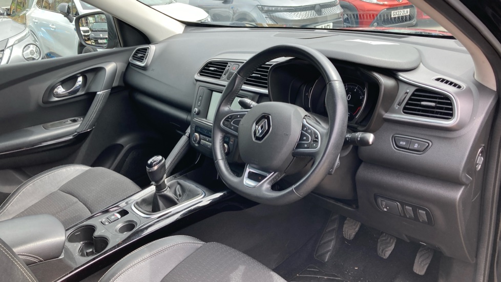 Renault Kadjar 1.3 TCE Dynamique S Nav 5dr Petrol Hatchback - Image 11