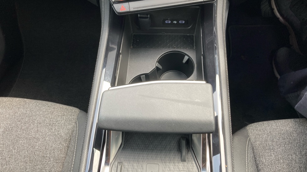 Renault Austral E-Tech Full Hybrid Techno 5dr Auto Hybrid Estate - Image 26