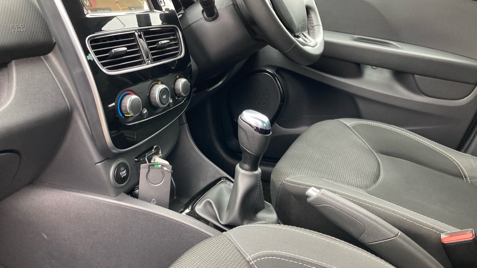 Renault Clio 0.9 TCE 90 Iconic 5dr Petrol Hatchback - Image 13